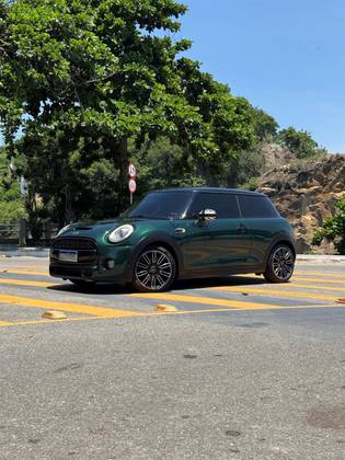 MINI COOPER 2.0 S 16V TURBO GASOLINA 2P AUTOMÁTICO MINI COOPER 2.0 S 16V TURBO GASOLINA 2P AUTOMÁTICO